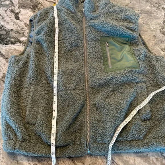 Magnolia Boutique Plush Sage Green Sherpa Zip Up Vest Cozy Layering Warm - Picture 7 of 9